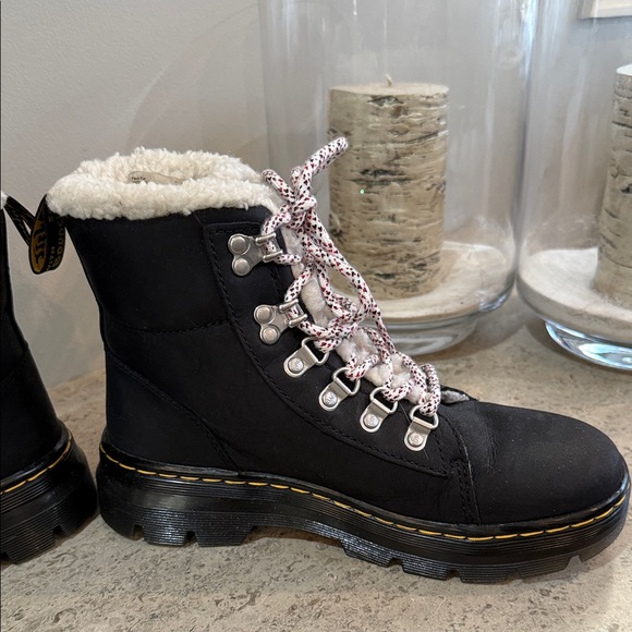 Dr. Martens Shearling-Lined Women's Boots. Size 7. - Picture 8 of 12